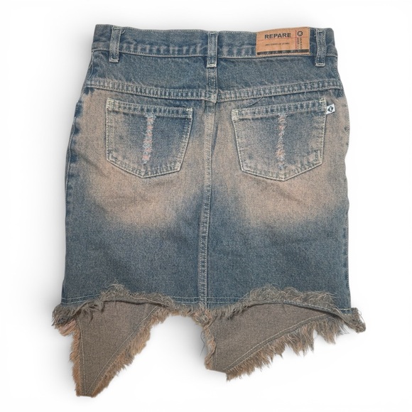 Repare Distressed denim mini skirt - Picture 2 of 5
